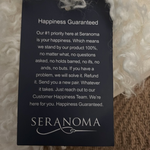Seranoma NWT Sz 10 Fluffy and Well Made! Gift ready! - Picture 4 of 6